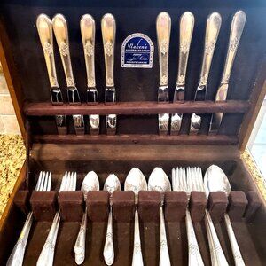 VINTAGE 1847 Roger Bros. Silverware Set - Adoration - 42 pieces